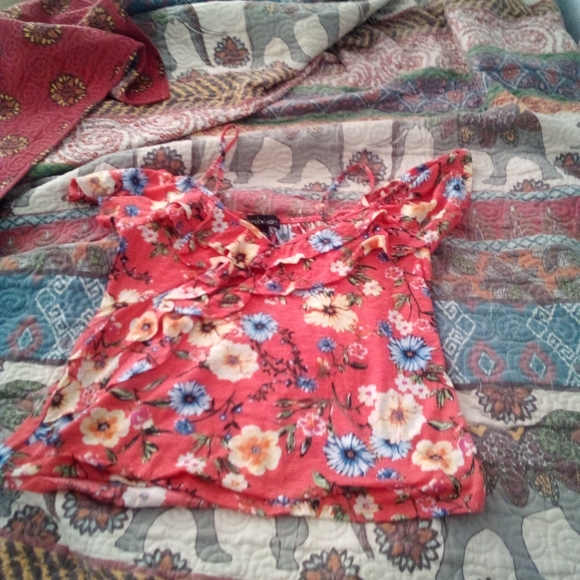 Clothes - Picture 8 of 8